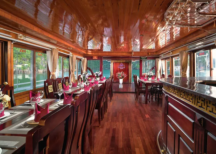 Cozy Bay Cruise 3*