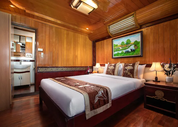 Cozy Bay Cruise 3*