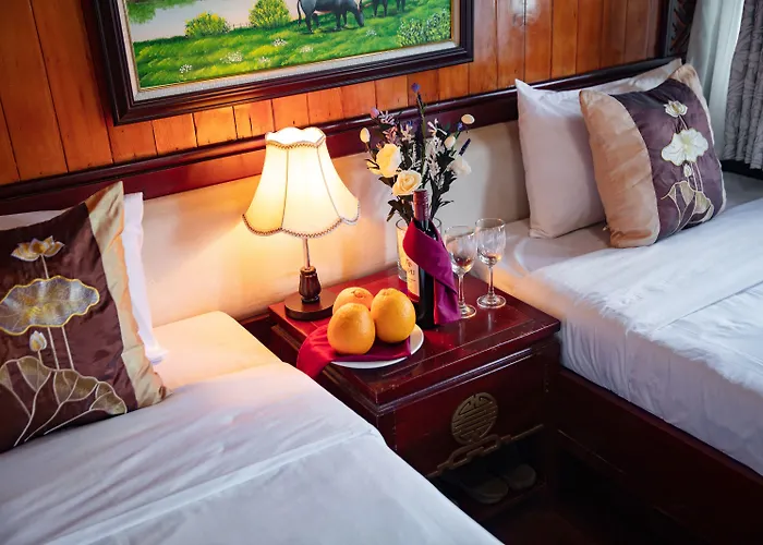 Cozy Bay Cruise Hạ Long