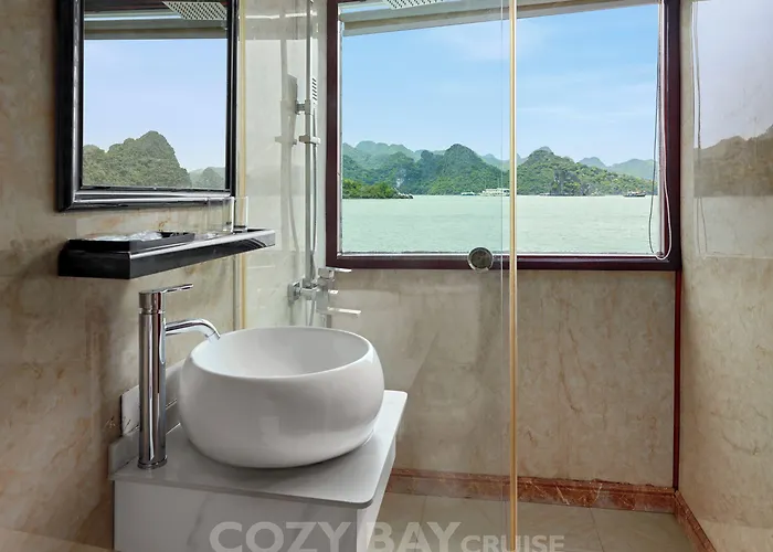Cozy Bay Cruise 3* Hạ Long