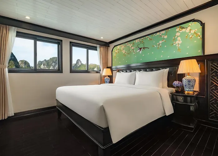Cozy Bay Cruise 3* Hạ Long