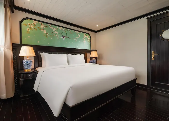 Cozy Bay Cruise 3*