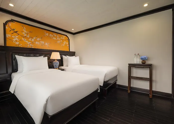 Cozy Bay Cruise Hạ Long