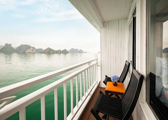 Cozy Bay Cruise