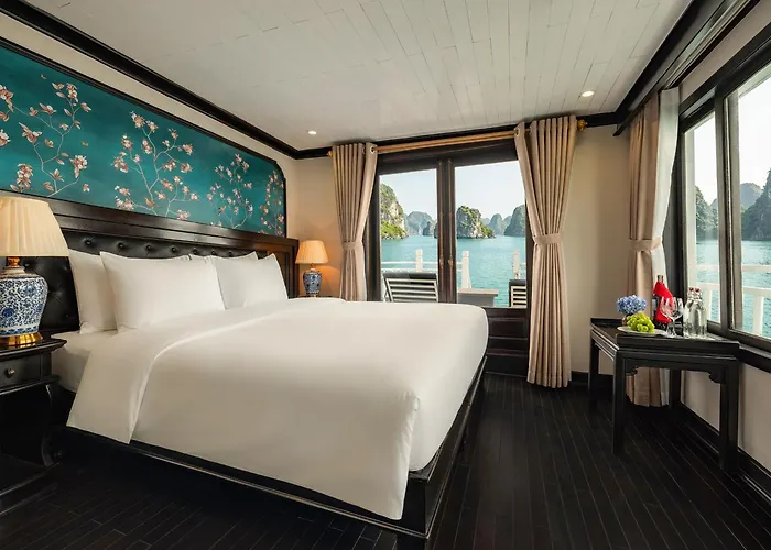 Cozy Bay Cruise 