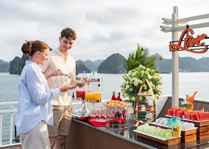 Cozy Bay Cruise  Hạ Long