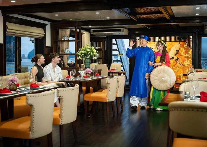  Cozy Bay Cruise Hạ Long